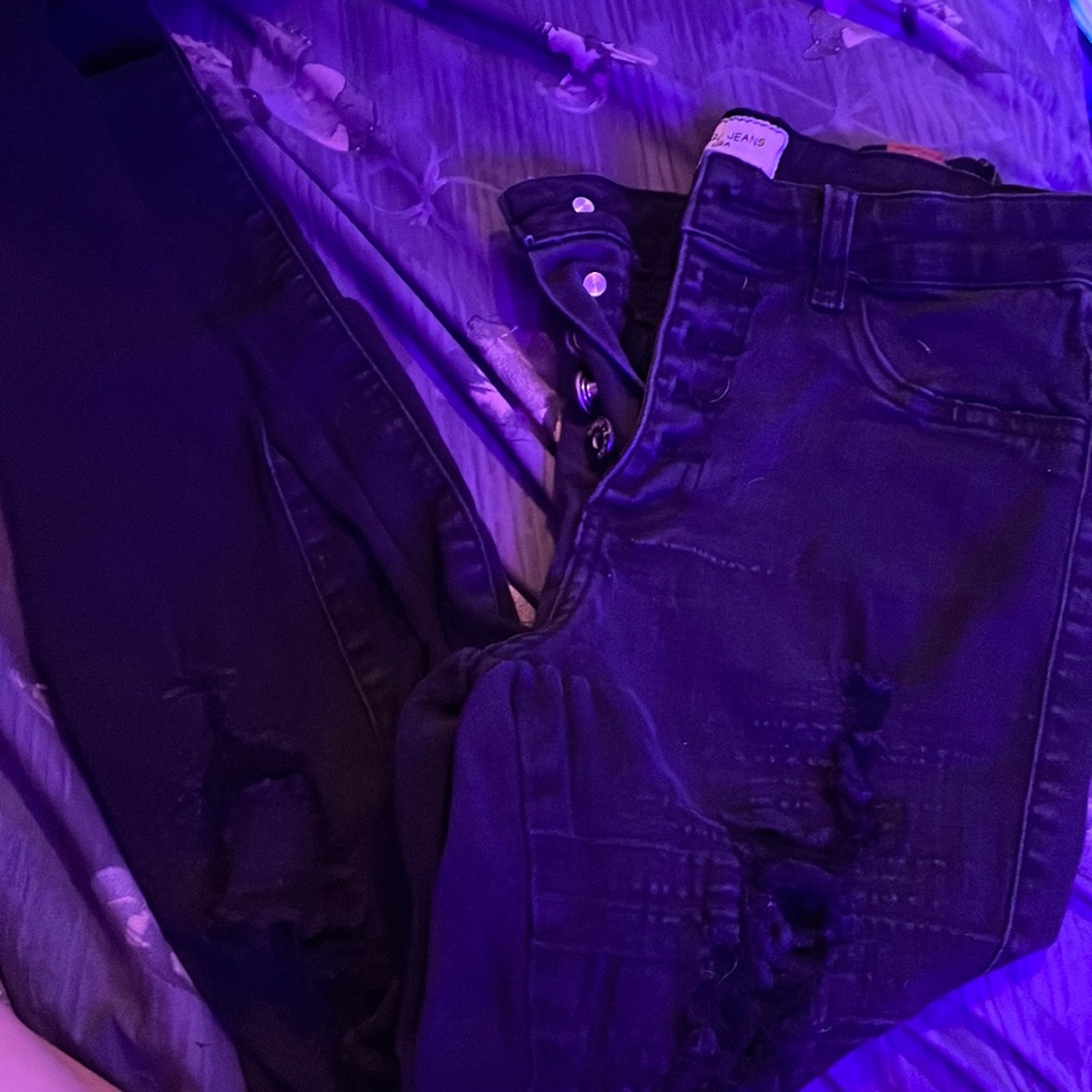Black jeans high waisted ripped